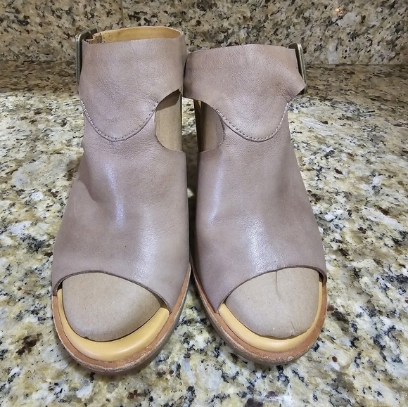 Kork-Ease Women’s Linden Leather Block Heeled Sandal Taupe Size 9 - Picture 3 of 7